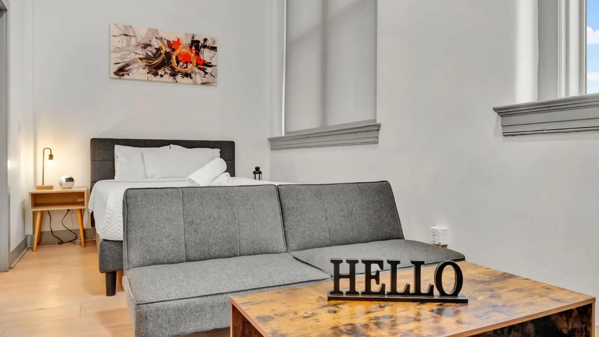 Bright And Modern Studio In Louisville # 304